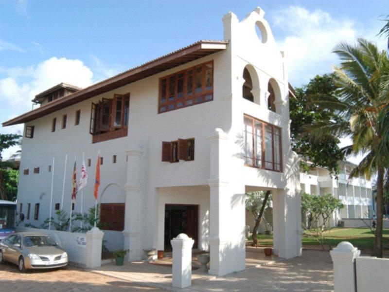 Hotel Sunset Beach نيجومبو المظهر الخارجي الصورة